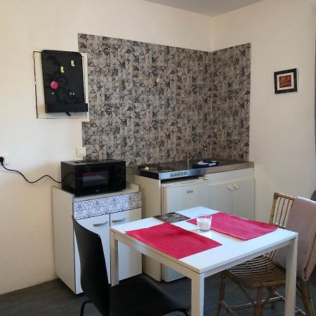 Studio 20 Min De La Mer Ideal Pour Les Deplacements Professionnels Plouaret Exterior photo